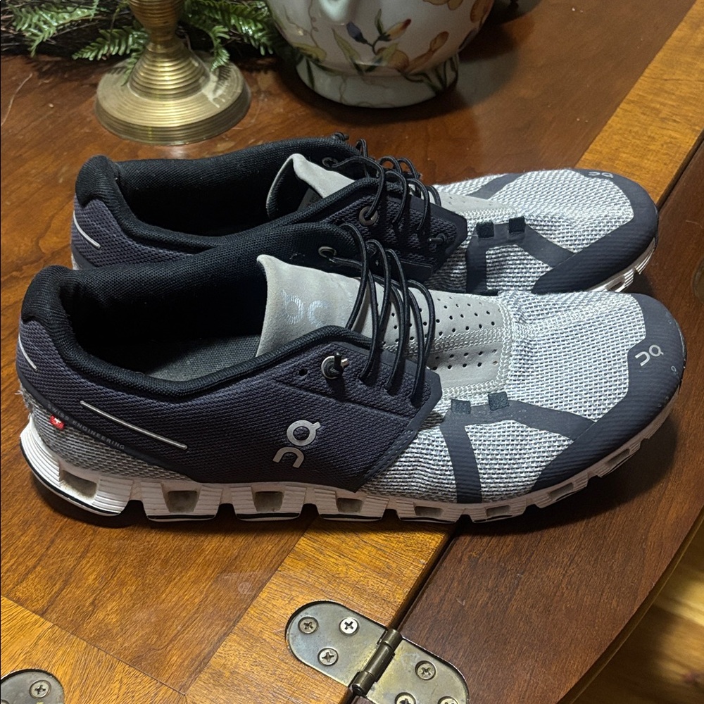 On Running Men's Gray and Black Athletic Shoes